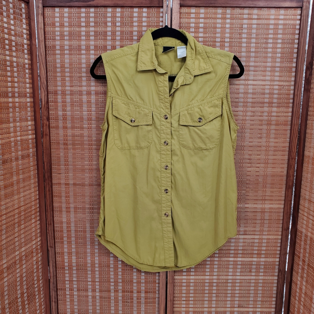 ♡ The North Face Green Sleeveless Button Up Utility Shirt Size Medium